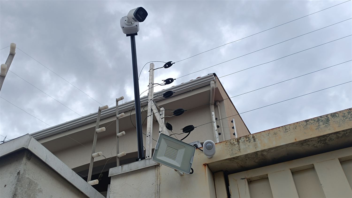 Automação de portão eletrônico